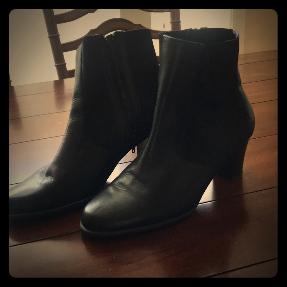 WORN ONCE, Black Booties, Cloudwalkers